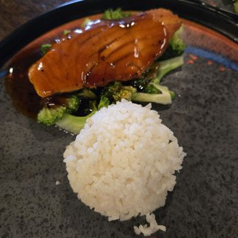 Yoshi Mame - Teriyaki salmon - Sushi Bars Near Me - Albuquerque, New Mexico