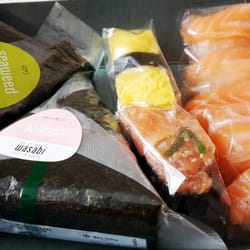 Wasabi - Teriyaki Salmon and Seaweed onigiri (1,59£ each), Salmon sesame gunkan (90p), Omelette and Salmon nigiri (60p each)