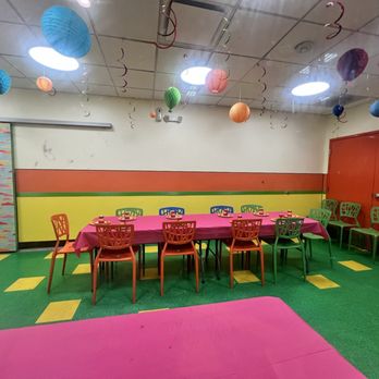 Billy Beez - Party room - Kids Activities Near Me - Valencia, California