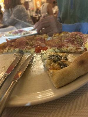 Don Camillo Restaurante e Pizzaria by null