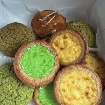 CA Bakehouse - Pandan Kaya Egg Tart and regular Portuguese egg tart - Bakeries Near Me - San Jose, California