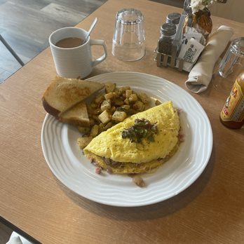 O-Town Eats - Meat Lover's Omelette - Breakfast & Brunch Near Me - Ogden, Utah