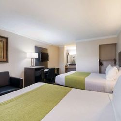 Surestay Hotel By Best Western Rockdale - ADA Queens