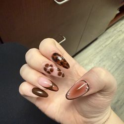 Royal Nails & Spa