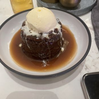 Gordon Ramsay Hell's Kitchen - Lava cake - New American Near Me - Miami, Florida Gordon Ramsay Hell's Kitchen - Lava cake - New American Near Me - Miami, Florida