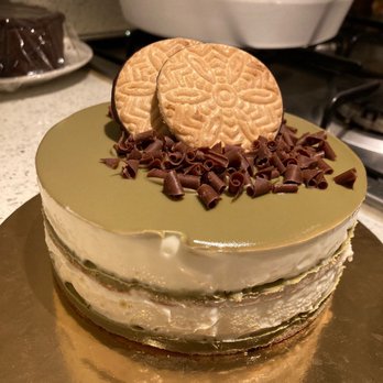 Badiani - Pistachio Gelato Cake - Desserts Near Me - London, XGL Badiani - Pistachio Gelato Cake - Desserts Near Me - London, XGL