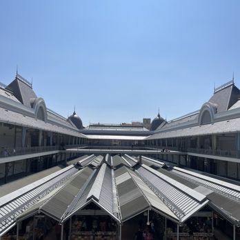 Mercado do Bolhão - Entrance - Public Markets Near Me - Porto, 13 Mercado do Bolhão - Entrance - Public Markets Near Me - Porto, 13