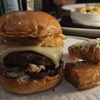 Heirloom - Burger - Salad Near Me - Reston, Virginia