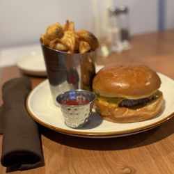 Centro Cali Brewing - Kids Cheeseburger