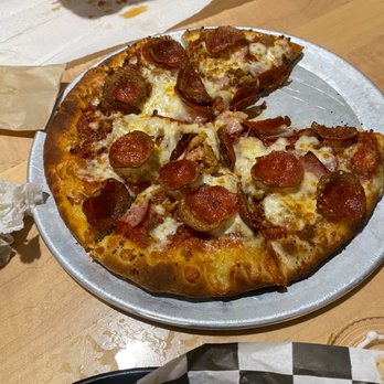 Jasper Pub 'N' Grub - Small pepperoni pizza - Barbeque Near Me - Jasper, Indiana