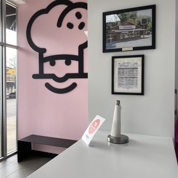Crumbl - Franklin - a restaurant counter with a sign on it - Bakeries Near Me - Franklin, Tennessee Crumbl - Franklin - a restaurant counter with a sign on it - Bakeries Near Me - Franklin, Tennessee