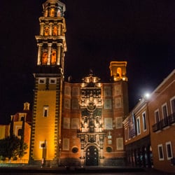 Templo San Francisco - Vista desde el estacionamiento