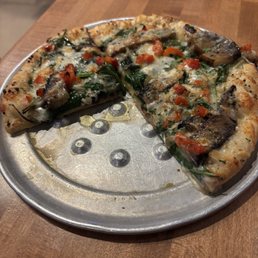 Jumbo shroom pizza