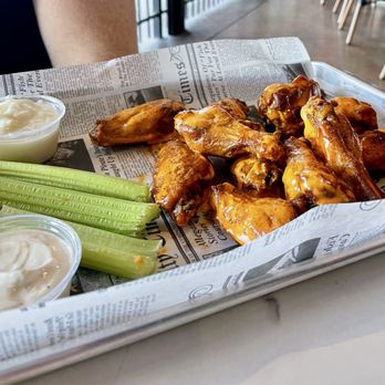Mill Run Ale House - Wings - Beer Gardens Near Me - Hilliard, Ohio