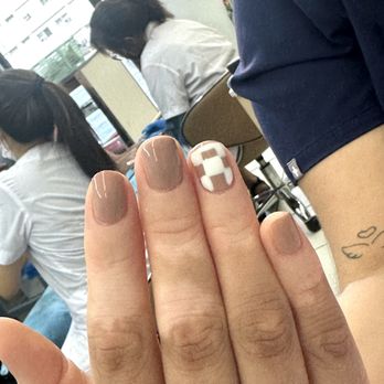 Tami-A Nails Salon - My nail tech Anna is the best! 10/10 - Nail Salons Near Me - Honolulu, Hawaii