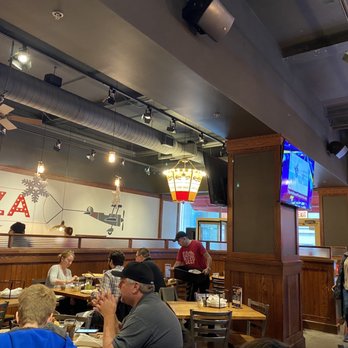Giordano's - Inside - Pizza Near Me - Chicago, Illinois Giordano's - Inside - Pizza Near Me - Chicago, Illinois