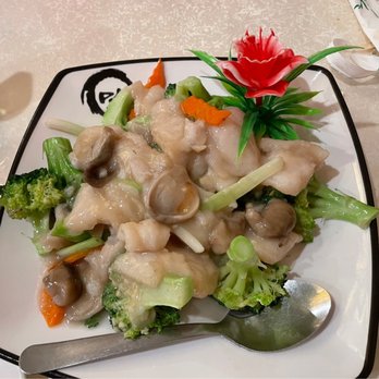 Legend Seafood Restaurant - Fish fillet with brocolli - Dim Sum Near Me - Honolulu, Hawaii Legend Seafood Restaurant - Fish fillet with brocolli - Dim Sum Near Me - Honolulu, Hawaii