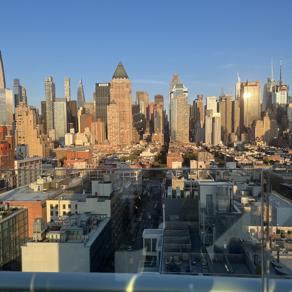 Hudson VU - Rooftop view of the City - Lounges Near Me - New York, New York