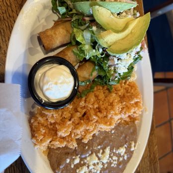 Lalos Grill Restaurant - Flautas de pollo - Mexican Near Me - Inglewood, California Lalos Grill Restaurant - Flautas de pollo - Mexican Near Me - Inglewood, California