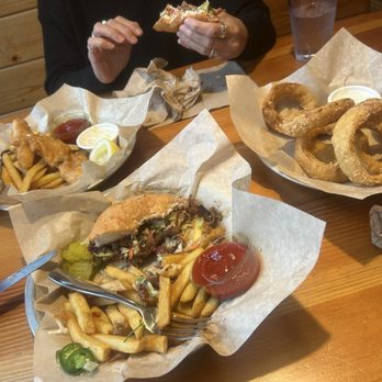Public Coast Brewing - Pulled pork sandwich, fish and chips and onion rings - American Near Me - Cannon Beach, Oregon Public Coast Brewing - Pulled pork sandwich, fish and chips and onion rings - American Near Me - Cannon Beach, Oregon
