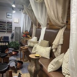Urbanbliss Luxury Salon - Relax & rejuvenate