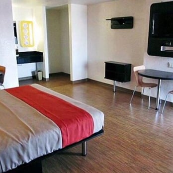motel 6 - Basic room. - Hotels Near Me - Uvalde, Texas