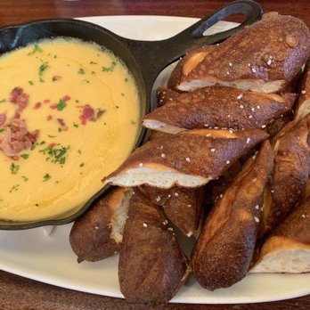 Old Ebbitt Grill - Pretzel bites with amazing cheese dip - Bars Near Me - Washington, DC, District of Columbia