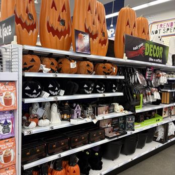 Five Below - Discount Store Near Me - Oxnard, California Five Below - Discount Store Near Me - Oxnard, California