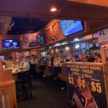 Texas Roadhouse - the inside of the restaurant - American Near Me - Humble, Texas