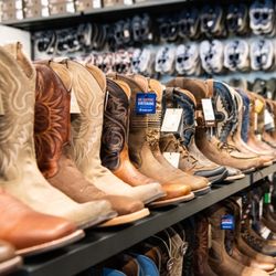 Ariat Outlet
