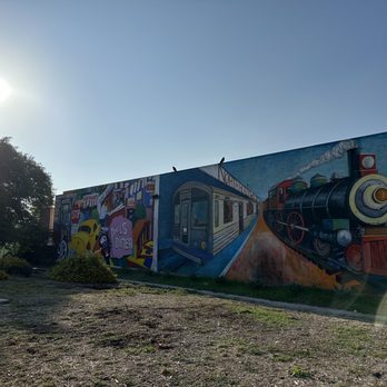 Chandler Bike Path - Mural - Parks Near Me - Burbank, California