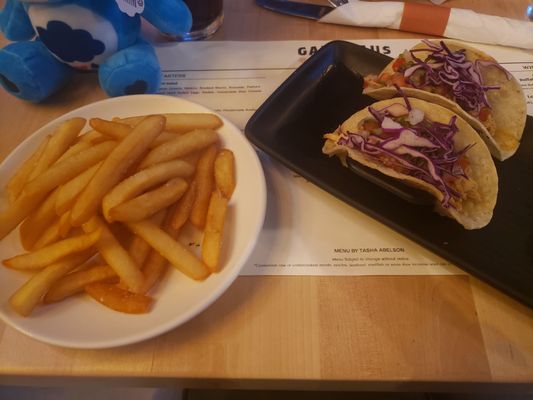 Gamehaus New York - Sports Bar, Beer Hall, Food & Games by null