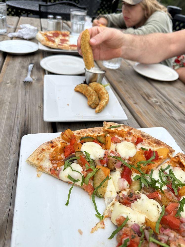 CRYSTAL BEACH RESTAURANT Updated September 2024 2001 Lakeshore