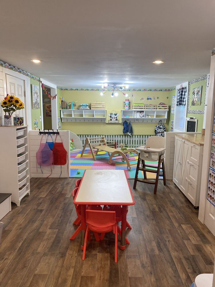 Fiona's Farmhouse Childcare & Early Learning - childcare center in Everett, WA