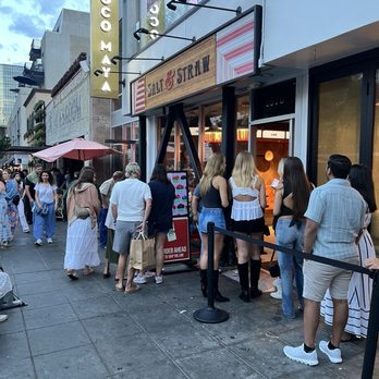 Salt & Straw - Line to get in - Ice Cream & Frozen Yogurt Near Me - San Diego, California