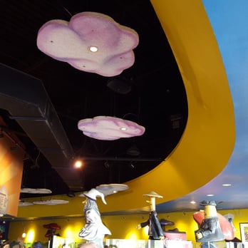 Mellow Mushroom Brandon - Cool ambience - Pizza Near Me - Brandon, Florida