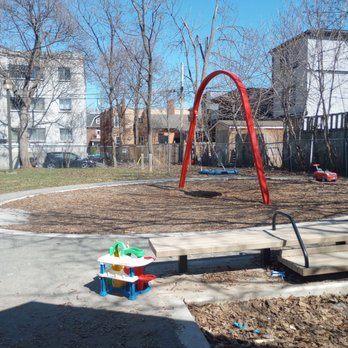 Dalhousie South Park - Tire swing - Parks Near Me - Ottawa, Ontario