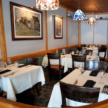 Le Pied de Cochon - the interior of a restaurant - French Near Me - Gatineau, Quebec Le Pied de Cochon - the interior of a restaurant - French Near Me - Gatineau, Quebec