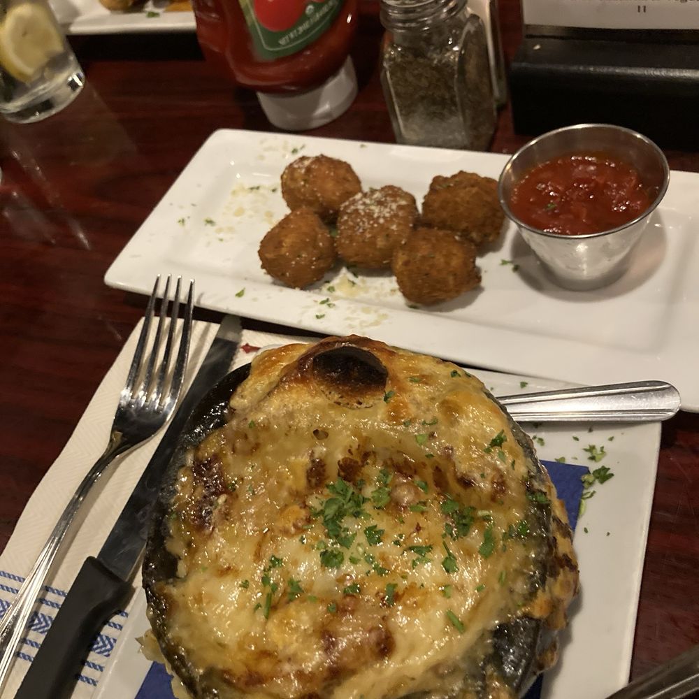 Wunderbar Bistro - French Onion Soup and 5 cheese ball special - American Near Me - Hudson, New York Wunderbar Bistro - French Onion Soup and 5 cheese ball special - American Near Me - Hudson, New York