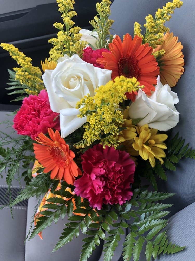 FLOWERS BY EVELYN Updated September 2024 62 Photos 125 N Otsego