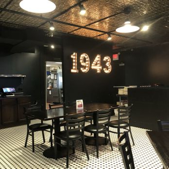 Pizzeria Uno - O'Hare Area - Pizza Near Me - Schiller Park, Illinois