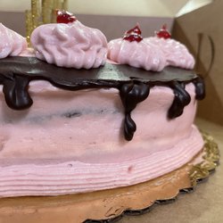 Forno Bakery - Poor Cake Decorating