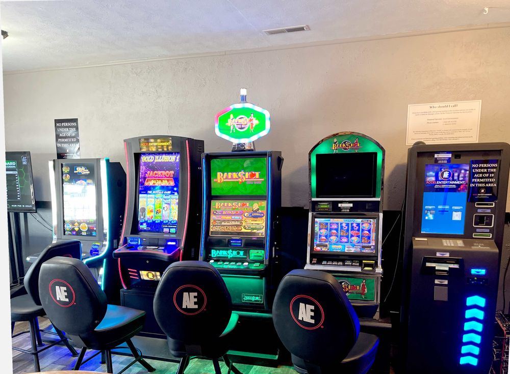 BIG TEN TAVERN Updated September 2024 625 Monroe St,