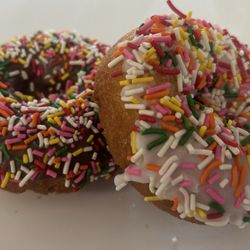 Foster's Donuts