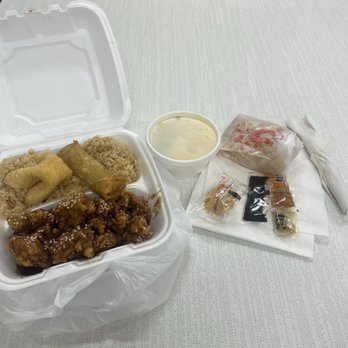 Hunan Garden - 38. Sesame Chicken Lunch Special - Chinese Near Me - Gladstone, Missouri