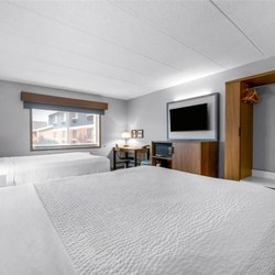 AmericInn by Wyndham Sauk Centre - Guest room