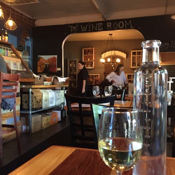 The Hideout Kitchen - Small and quaint... Nice wine list - New American Near Me - Lafayette, California