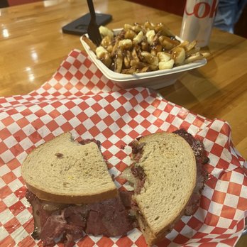The Flying V - Half Schwartz Sammie - Food Trucks Near Me - Bethlehem, Pennsylvania