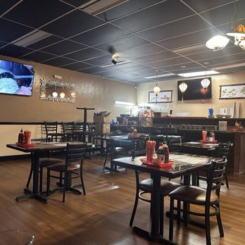 What Da Pho - Dinning area - Vietnamese Near Me - Winston-Salem, North Carolina
