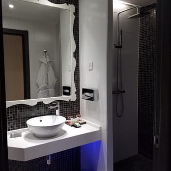 Índigo Madrid - Bathroom - Hotels Near Me - Madrid, M